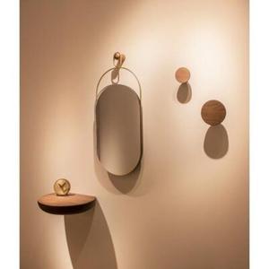 Nouveauté Cadre de miroir en laiton antique intemporel avec un design élégant et orné pour les salons modernes - Product Image 6