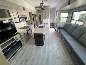 New 2025 Keystone M-o-n-t-a-n-a H-i-g-h C-o-u-n-t-r-y 397FB - Product Image 5