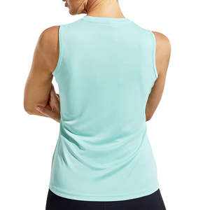 Camiseta sin mangas sostenible para mujer con logo personalizado, transpirable, de marca privada, para entrenamiento, fitness y running. - Product Image 2