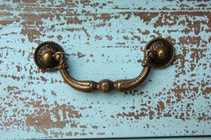 Meuble commode moderne à trois tiroirs en bois de manguier Meuble Gilbert élégant pour la maison Bar Ferme Hôtel ou Appartement Salon - Product Image 6