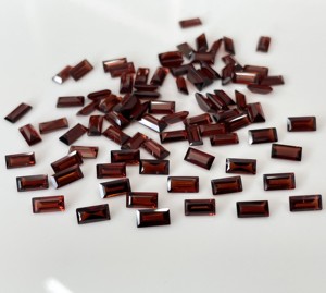 พลอยโกเมนธรรมชาติขนาด2x4มม. อัญมณีโกเมนสีแดงทรงหลวม - Product Image 1