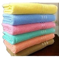 Toalla de baño de lujo de algodón orgánico al por mayor, Toalla de baño absorbente de agua suave de algodón grueso 100% con estampados de logotipos personalizados