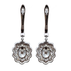 Boucles d'oreilles créoles petites en or blanc massif 18 carats avec diamants véritables, serti griffe en forme de fleur, personnalisables avec logo, haute qualité, tendance, bijoux fins - Product Image 3