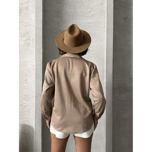 Blusas y Camisas de Gamuza para Mujer, Producto al por Mayor - Product Image 1