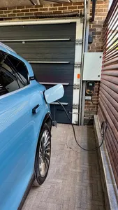 V0 yarh 2022, Vehículo Eléctrico con 5 Asientos, Interior de Cuero, Faros LED, Neumáticos R18, SUV, Emisión Euro VI - Product Image 3