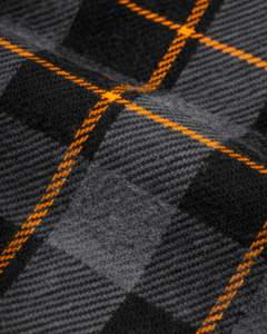 Camisa de Franela Personalizada para Hombre, Negra y Gris a Cuadros con Detalles Naranjas, Manga Larga, Cierre de Botones, Estilo Oversize, para Invierno - Product Image 6