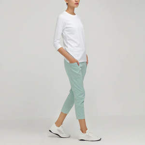 T-shirts à manches longues pour femmes en mélange polyester/coton écologique de haute qualité - Vente en gros, tailles plus grandes, couleurs et logos personnalisables - Product Image 3