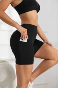 Short de yoga taille haute pour femme imprimé éclaboussures avec poches short de fitness tricoté en polyester élastique pour femme short de sport pour femme - Product Image 6