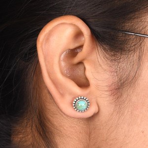 Kingman Turquoise Stud Boucles d'oreilles en argent sterling Boho Jewelry - Product Image 5