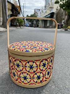 Panier cadeau carré en bambou de taille personnalisée style moderne avec tissu hopsack coloré forme carrée unique - Product Image 2