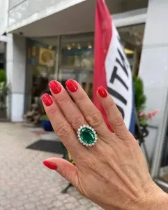 แหวนแต่งงานทรงโอวอล 5.00 กะรัต ประดับเพชรโมอิสซาไนต์ วงแหวนเงินแท้ 925 - Product Image 3