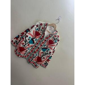 Chaqueta de punto de algodón Sujani para otoño/invierno con bordado inspirado en Suzani - Product Image 2