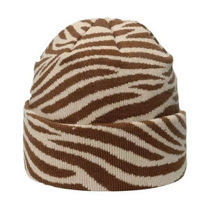 Bonnet tricoté personnalisé pour hommes de couleur unie en laine douce et chaude pour l'hiver Logo respirant - Product Image 3