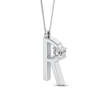 Elegante Colgante Solitario con Letra Mayúscula, Diamante Cultivado en Laboratorio VVS VS EF, Plata de Ley 925 con Acabado en Oro, Personalizado - Product Image 4