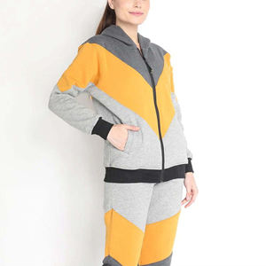 2025 survêtement 2 pièces automne haut court pull gaufré tricot à capuche tenues survêtement ensemble pantalons de survêtement survêtements pour femmes de haute qualité - Product Image 3