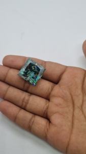 Diamante de moissanita de corte princesa azul claro 18,40 MM y moissanita personalizada y 38,25 CT y otras joyas de diamantes - Product Image 3