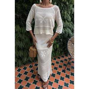 Conjunto de punto calado transpirable 10093 con cuello barco y manga corta - Product Image 2