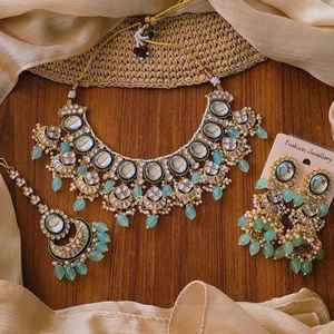 Conjuntos de joyería de mujer de acero inoxidable chapado en oro elegante de alta calidad de circón collar y pendientes - Product Image 4