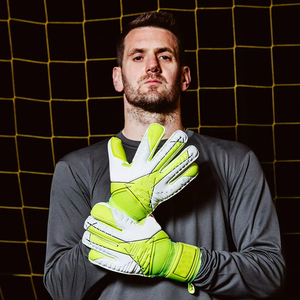 Nouveau design de gants de football professionnels en Latex pour gardien de but avec protection des doigts pour enfants adultes gants de gardien de but de football - Product Image 2