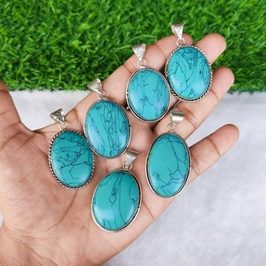Top Turquoise Gemstone Cabochon Naturel Lâche Gemstone Lunette Pyramide Pendentif Argent Plaqué Vintage Christian Mode En Gros - Product Image 2