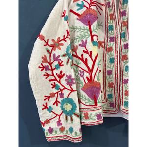 Abrigo de invierno Boho Suzani para mujer, chaqueta de terciopelo de punto acolchado con bordado Floral colorido con forro de algodón para fiestas de otoño - Product Image 3