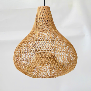 Lampe suspendue en bambou et rotin, abat-jour en rotin rustique asiatique traditionnel, abat-jour en bambou fait à la main pour une utilisation en intérieur - Product Image 5