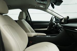 Hyundai Sonata SEL FWD 2025 - Product Image 2