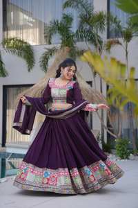 Ensemble moderne de lehenga choli et dupatta de créateur, idéal pour les fêtes - Product Image 2
