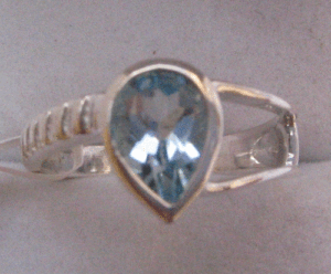Anillo de Topacio Azul Cielo Natural para Mujer Shah Gems, Plata de Ley 925 con Baño de Platino y Rodio, Corte Pera Geométrico, para Uso Diario - Product Image 1