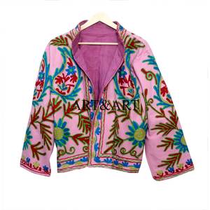 Chaqueta Boho de Algodón con Bordado Suzani de Pato Hecho a Mano, Acolchada, Ecológica, Transpirable y Personalizable, con Diseño Floral Artístico - Product Image 6
