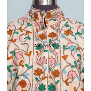 Chaqueta de Invierno de Secado Rápido, Ecológica, Acolchada de Terciopelo con Bordado Suzani 100% Algodón Hecho a Mano, con Estampado Floral y Botones - Product Image 3