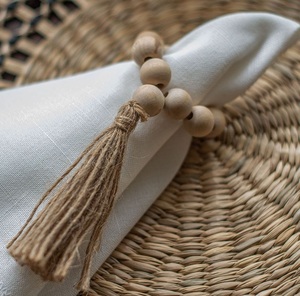 Rond de serviette en bois naturel fait à la main avec queue de jute Style ferme rustique décor de table à manger de fête de mariage écologique - Product Image 3