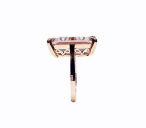 Proveedor de Joyería al por Mayor para Uso Diario, Anillo de Boda con Piedra Grande Personalizada de Morganita con Corte Princesa en Oro de 18K - Product Image 4