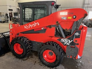 Livraison Rapide Chargeuse compacte Kubota SSV75 d'occasion, neuve ou avec composants essentiels moteur et transmission de qualité supérieure, disponible à l'achat immédiat - Product Image 4