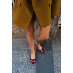 Letty Claret in vernice rossa con fibbia in pelle allacciata alla caviglia Ballerina da donna - Product Image 1