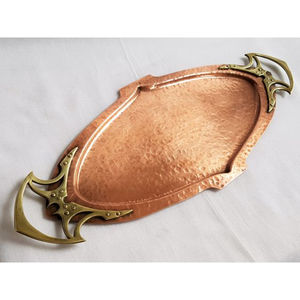 Plateaux de service alimentaire de luxe de haute qualité en laiton, forme ronde texturée martelée, aspect attrayant, prix impressionnant - Product Image 3