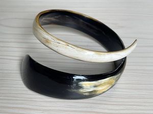 PULSERAS Cuerno de búfalo natural Puños, brazaletes y pulseras hechos de cuerno de búfalo real, disponible en una variedad de - Product Image 6