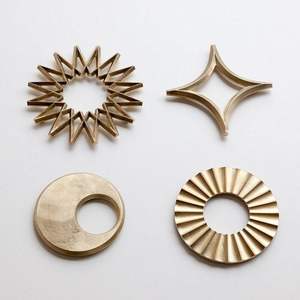 Precio al por mayor, posavasos geométricos negros y dorados, Juego de 4 diseños modernos para decoración de mesa de comedor a la venta - Product Image 2