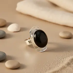 แหวนเงินแท้ 925 สไตล์วินเทจสำหรับผู้หญิง ชุบทองคำขาวและทอง 18K ประดับพลอยสีดำรูปทรงตัวเลข ได้รับการรับรองจาก IGI - Product Image 1