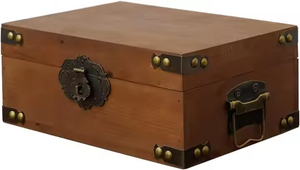 Boîte à trésors en bois vintage, rangement en bois durable et écologique avec couvercle peint par Crescent Crafts - Product Image 5