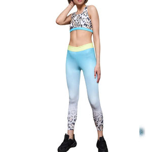 Ensemble de sport 2 pièces pour femme 2026, couleur unie, 100 % matériau de haute qualité, idéal pour le yoga - Product Image 3