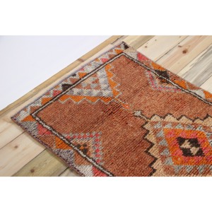 Alfombra Vintage Herki Runner de 2.7x10.8 pies (82x328 cm), Alfombra Turca de Lana con Diseño Geométrico Naranja - Product Image 5