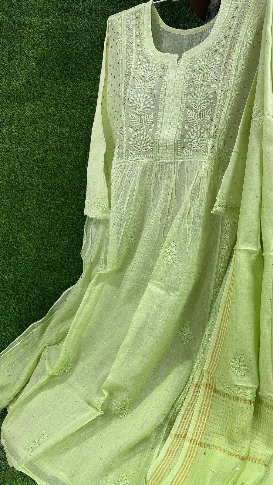 สีเขียว