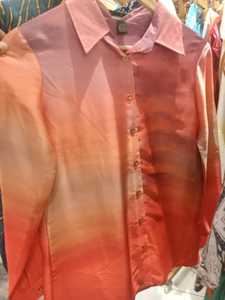 Tunique rose blanc bleu tie-dye avec bouton décor col en v et ceinture réglable coupe ample été chemisier décontracté 2025 - Product Image 3