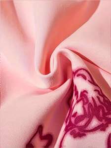 Sudadera con capucha de manga larga de algodón 100% para mujer con tops bordados con estampado de personajes simplistas para impresión personalizada - Product Image 5