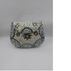 Sacs tribaux en métal mosaïque avec os, nacre et embellissements métalliques idéaux pour la revente par les magasins d'accessoires de mode - Product Image 1