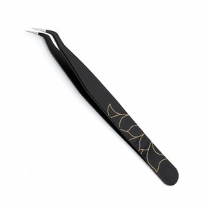 แหนบต่อขนตา SHEARS BEAUTY สแตนเลสสตีล ปลายเฉียง แม่นยำ ใช้งานง่าย สีดำลายทอง - Product Image 2