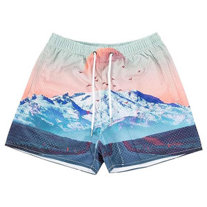 Shorts décontractés en toile de haute qualité à taille mi-haute en polyester avec imprimés graphiques vibrants pour les activités de plein air - Product Image 1