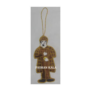 Nuevo diseño artesanía Golden Zari bordado hombre forma brillante y acabado fino adorno colgante de Navidad artículo decorativo - Product Image 1