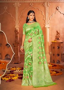 Dernier créateur Banarasi Silk Zari Weaving Border Saree by Fab Zonw Indian & Pakistanais Clothing - Product Image 3